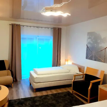 Modernes Metzingen 2 * 罗伊特林根